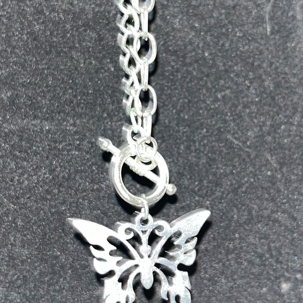 Chic Silver Butterfly Pendant Necklace